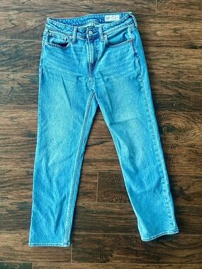 GAP Curvy ’90s Straight High Rise Jeans Size 28/6P Light Wash